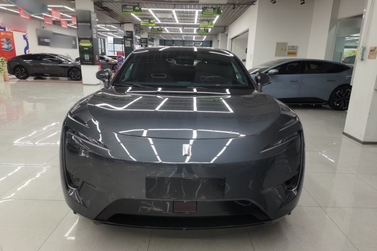 Used  11 2022 Ultra-Long Range Dual-Motor Luxury Edition 4 Seats
