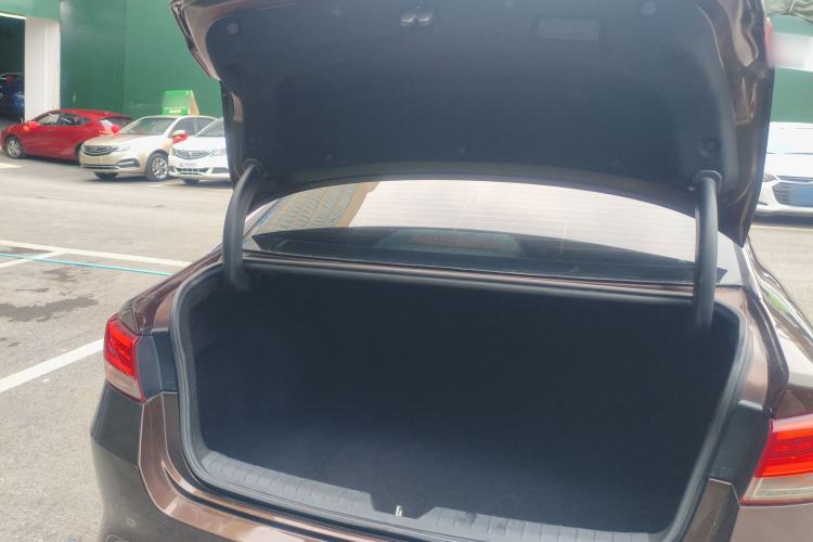 Used Kia K5 2016 1.6T Automatic LUX
