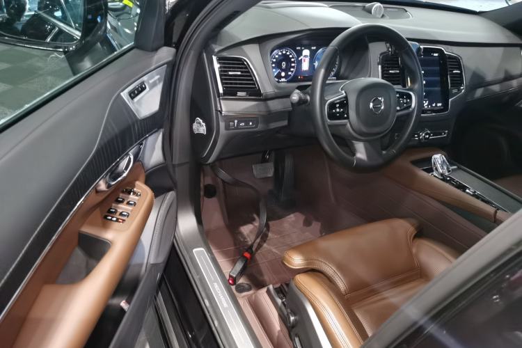 Used Volvo XC90 New Energy 2021 E-Drive Hybrid T8 Luxury Flagship 7-Seater
