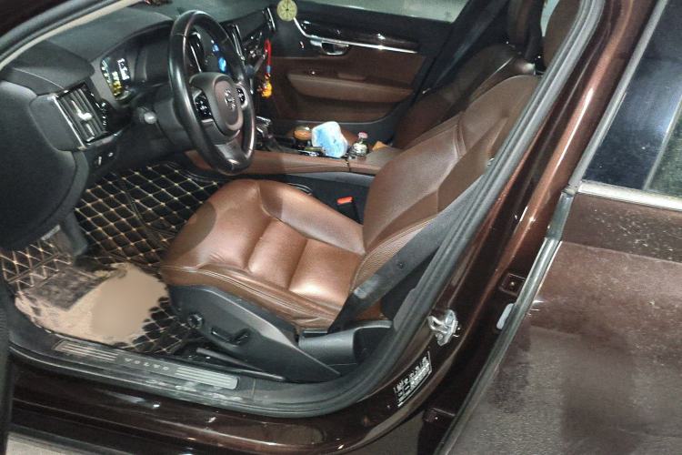 Used Volvo S90 2018 T4 Zhiyuan Edition
