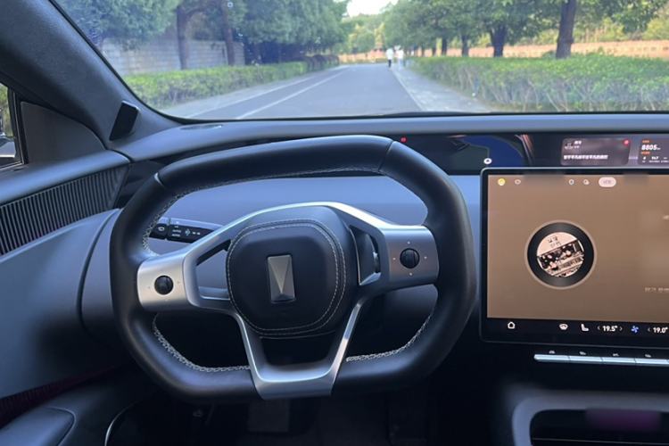 Used  12 2025 Ultra Extended-Range Edition
