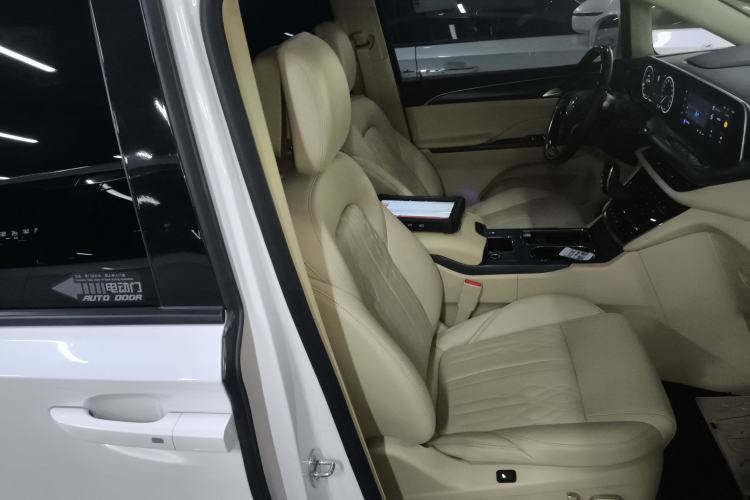 Used Buick GL8 2023 ES Lu Zun Deluxe Model
