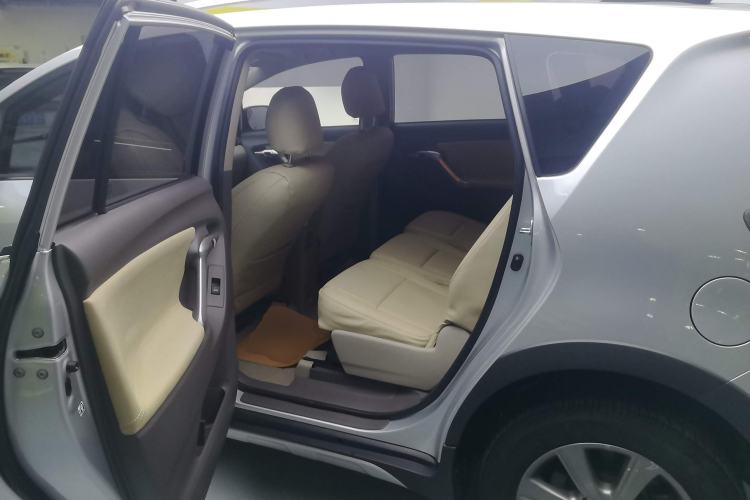 Used Toyota Verso 2015 180E CVT Crossover Edition
