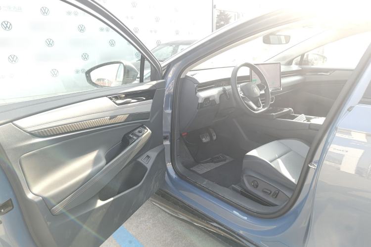 Used Volkswagen ID.7 VIZZION 2024 AIR model
