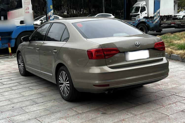 Used Volkswagen Sagitar 2017 230TSI Automatic Luxury Edition