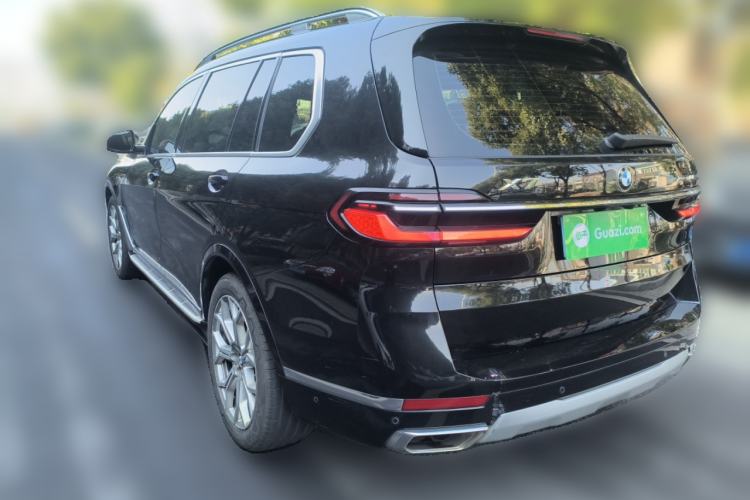 Used BMW X7 2023 xDrive40i Luxury Package with Leading Features
