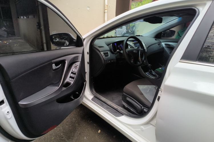 Used Hyundai Elantra (5th Generation / Langdong) 2016 1.6L Automatic Prestige Model
