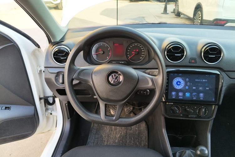 Used Volkswagen Jetta 2017 1.4L Manual Fashion Edition
