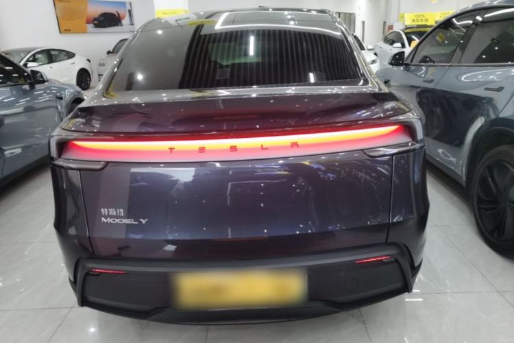 Used Tesla Model Y 2025 Rear-Wheel-Drive Version
