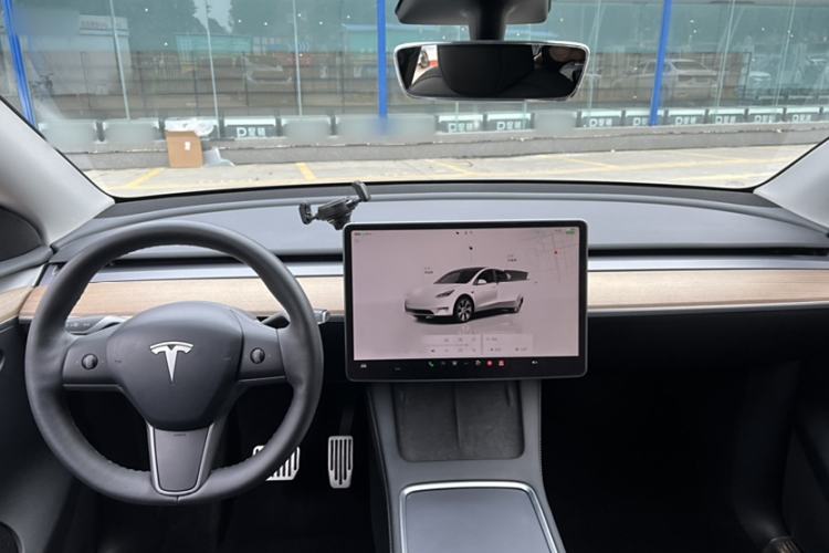 Used Tesla Model Y 2022 Rear-Wheel-Drive Version
