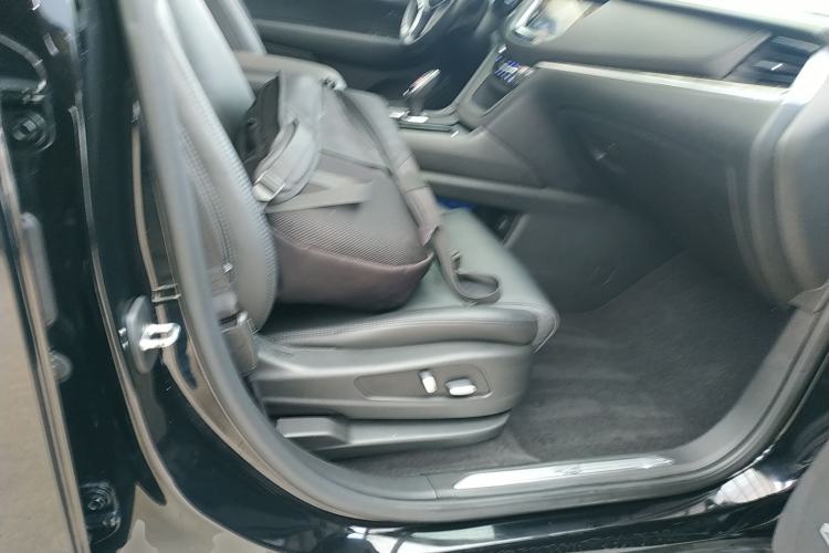 Used Cadillac XT5 2018 25T Luxury Model