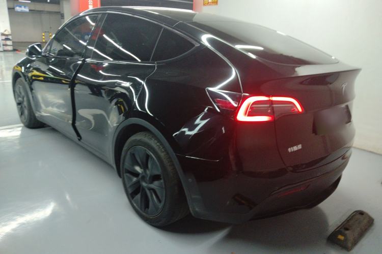 Used Tesla Model Y 2023 Rear-Wheel-Drive Version
