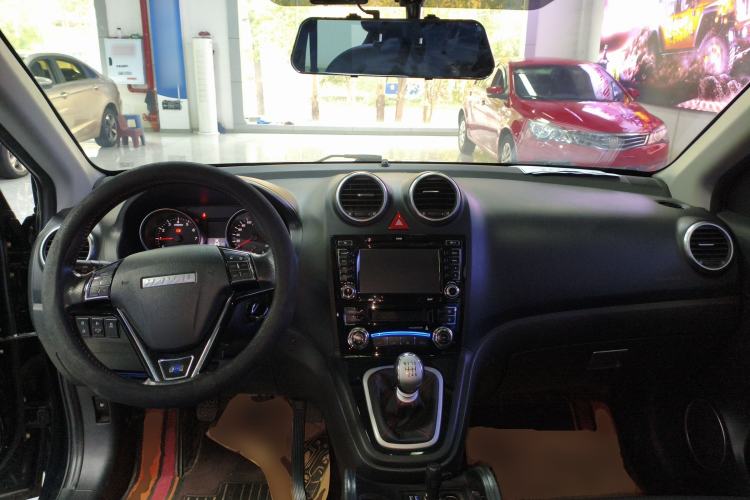 Used Haval H6 2016 Upgraded Model 1.5T Manual Two-Wheel Drive Elite Version
