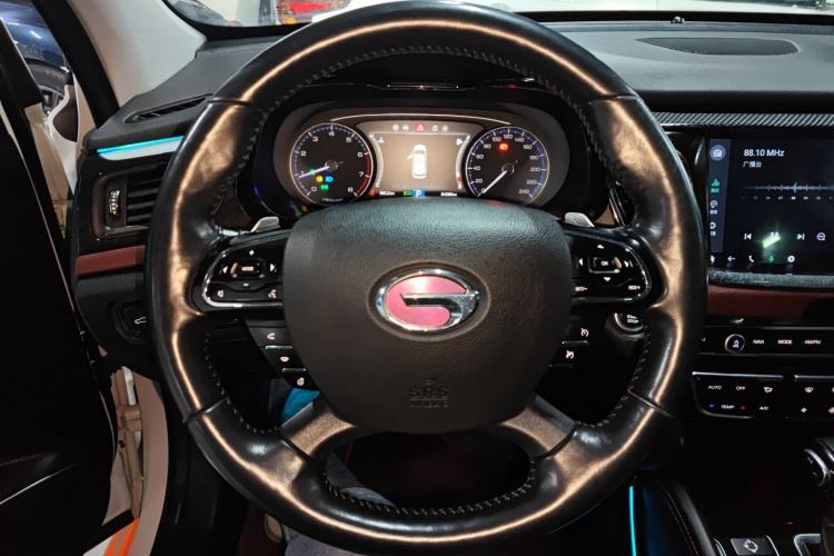 Used GAC Trumpchi GS8 2017 320T Two-Wheel Drive Luxury Smart Connectivity Version (7 Seats)