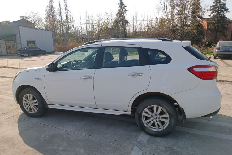 Used Venucia T70 2016 2.0L CVT Smart Edition
