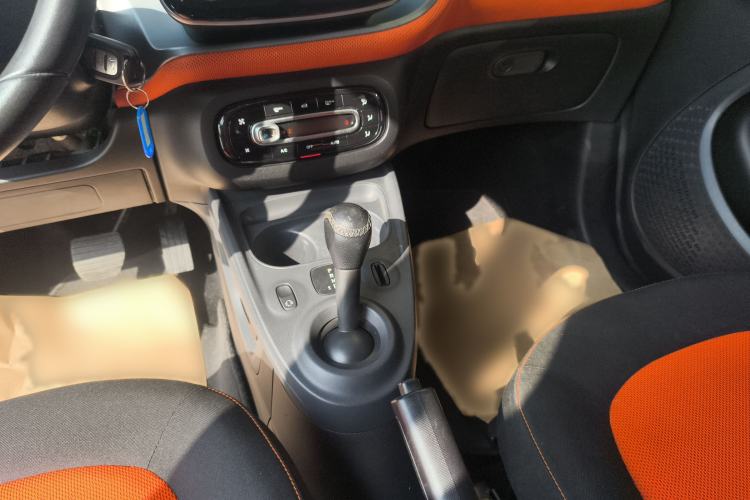 Used  forfour 2016 1.0L 52 kW Passion Edition
