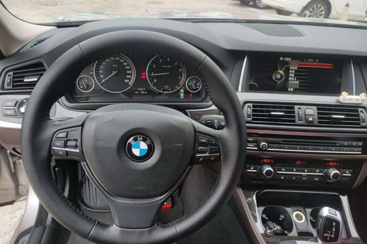 Used BMW 5 Series 2014 525Li Luxury Design Package
