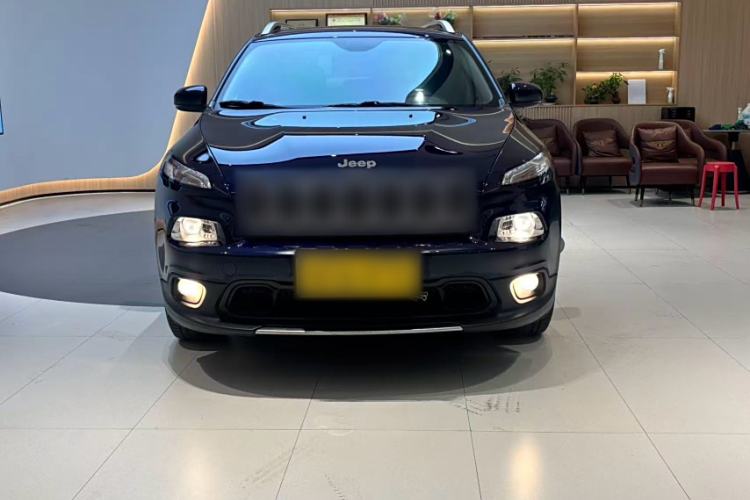 Used  Cherokee 2016 2.4L Leading Edition
