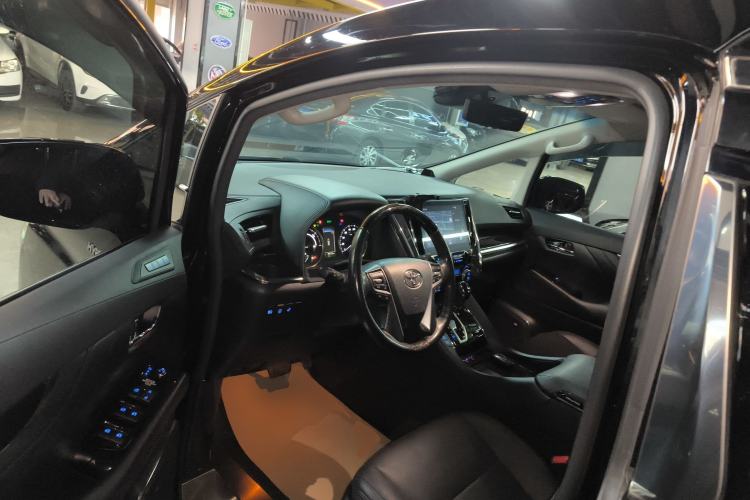 Used Toyota Vellfire 2020 Dual-Engine 2.5L HV Luxury Edition
