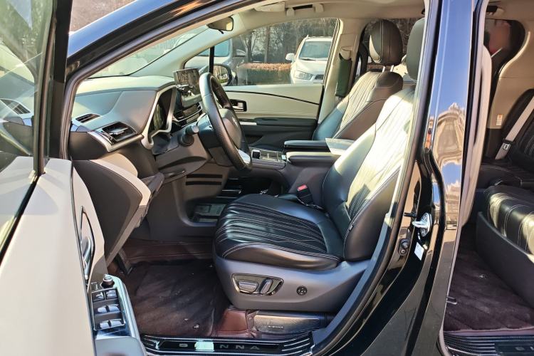 Used Toyota Sienna 2021 2.5L Hybrid Comfort Edition