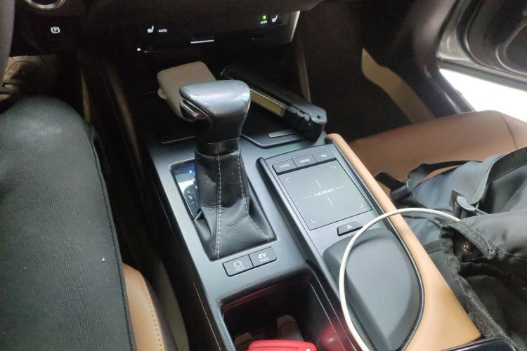 Used Lexus ES 2018 300h Premier Edition China V Standard
