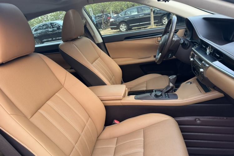 Used Lexus ES 2016 200 Midnight Special Limited Edition
