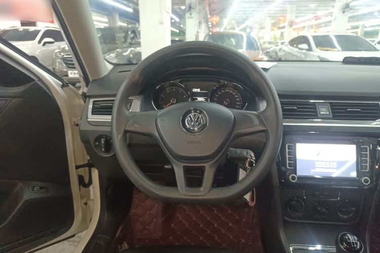 Used Volkswagen Bora 2016 1.6L Manual Fashion Edition
