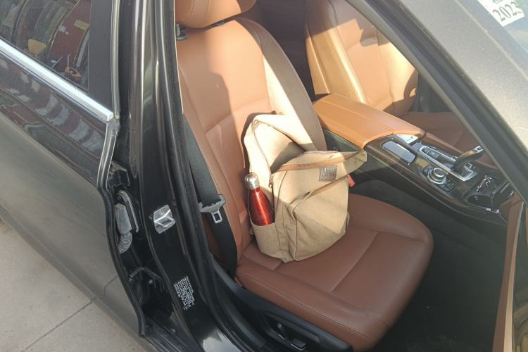 Used BMW 5 Series 2014 525Li Leading Model
