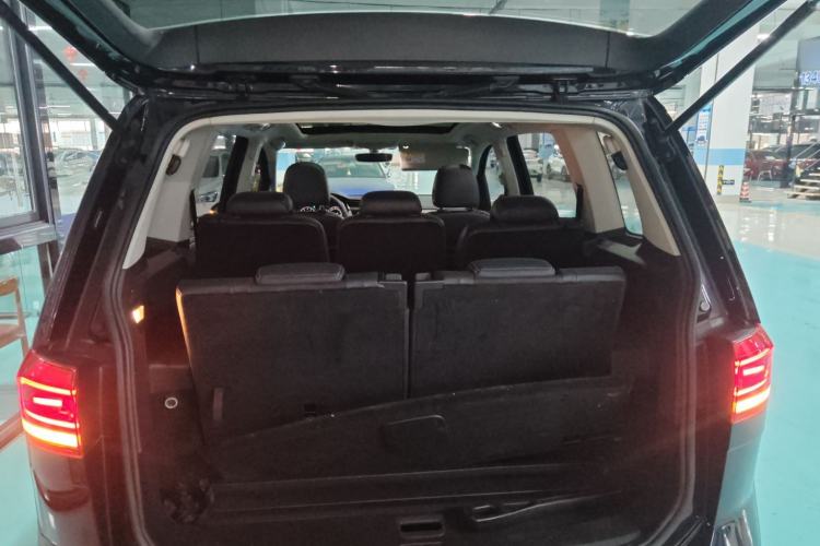 Used Volkswagen Touran 2018 Volkswagen Touran L 280TSI DSG Comfort Edition 7 Seats China VI Standard