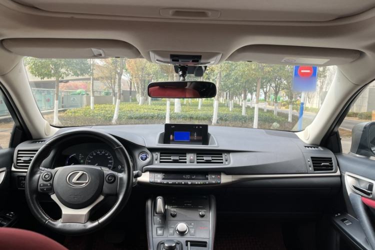 Used Lexus CT 2017 CT200h Comfort Edition Monochrome China VI
