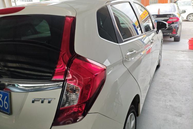 Used Honda Fit 2014 1.5L SE CVT Fashion Model