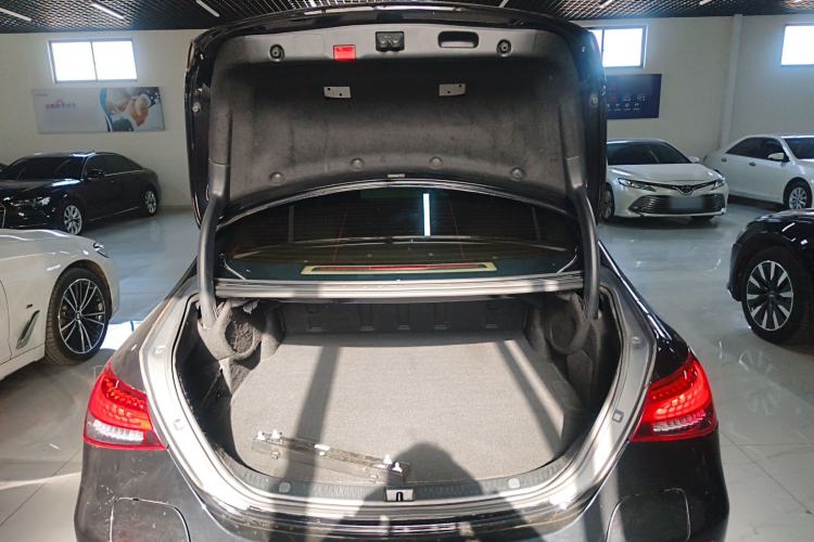 Used Mercedes-Benz E-Class New Energy 2022 Facelift E 350 e L Plug-in Hybrid Sedan
