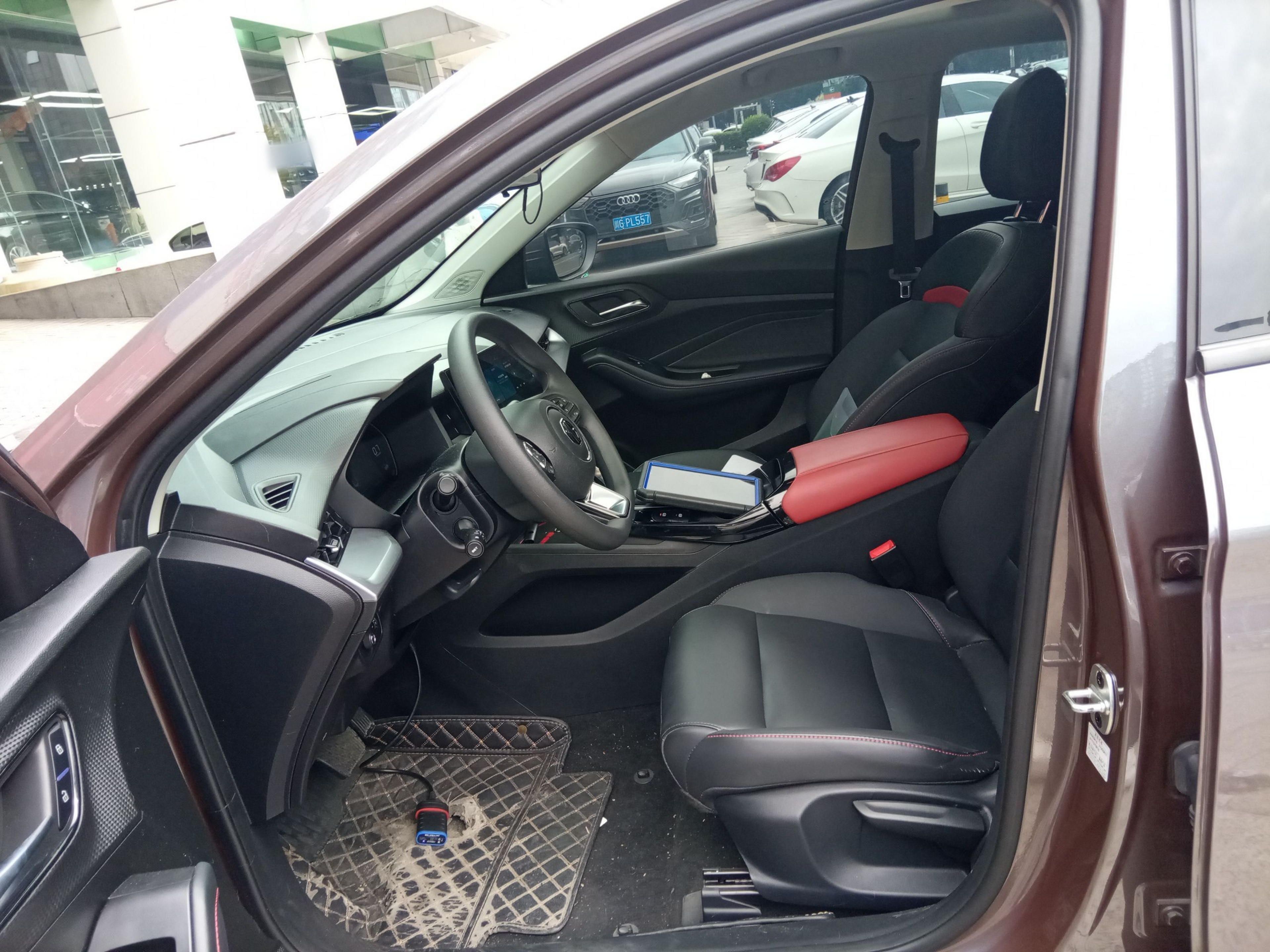 Переднее сиденье в автомобиле