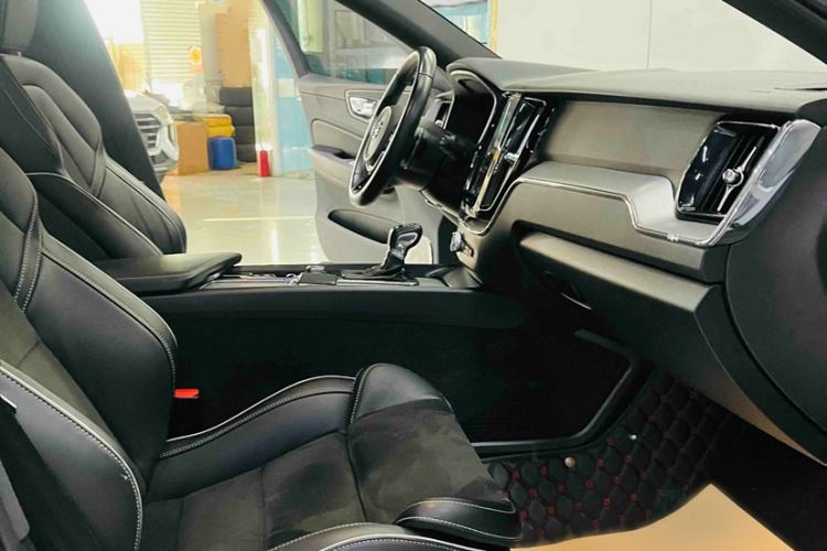 Used Volvo XC60 2019 T5 4x4 Zhiyuan Sport Edition China V Standard
