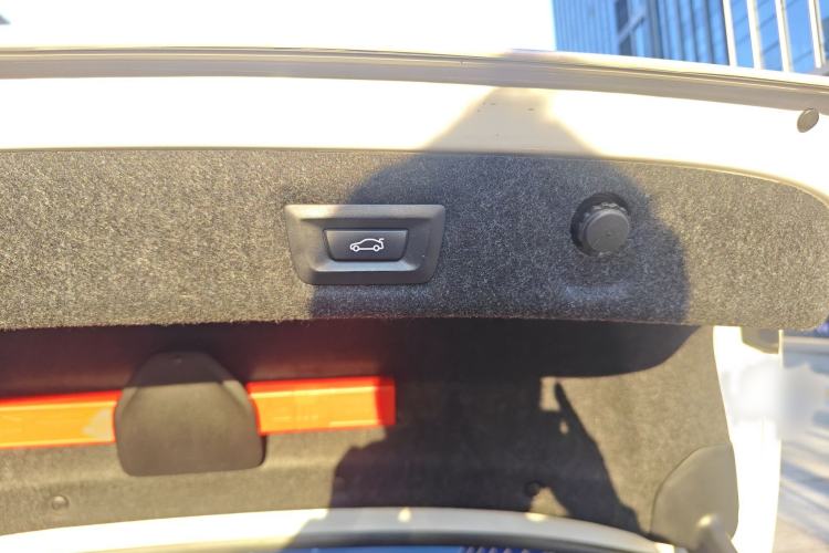 Used BMW 5 Series 2018 Restyled 530Li Leading Edition M Sport Package
