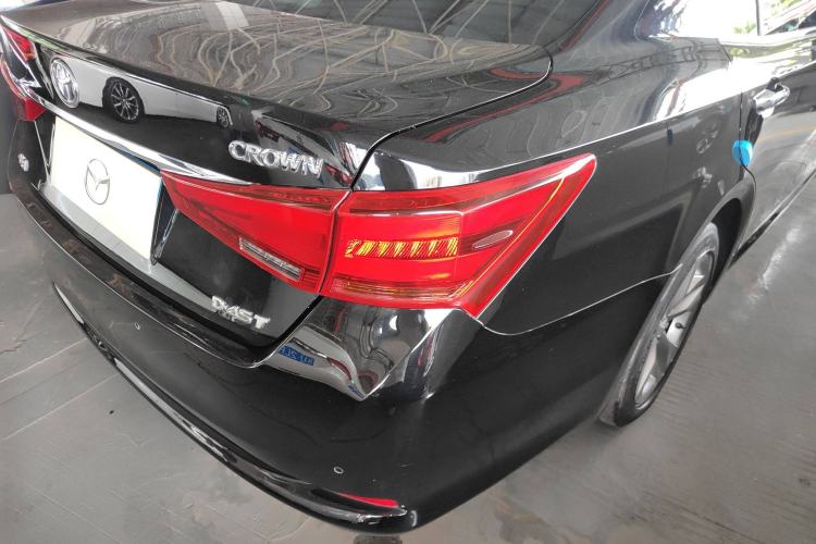 Used Toyota Crown 2015 2.0T Fashion Edition
