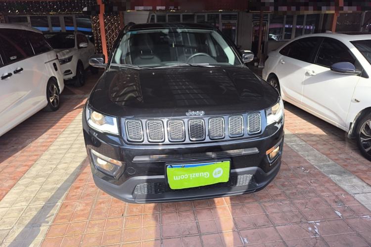 Used  Compass 2017 200T Automatic Family Edition
