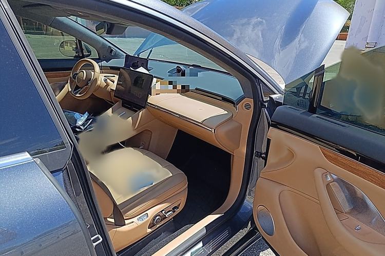 Used Hima Luxeed R7 2024 All-Electric 802 km Max
