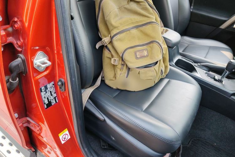 Used Toyota RAV4 2015 2.0L CVT Two-Wheel Drive Fashion Edition
