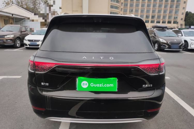 Used Hima AITO M9 2025 Extended-Range Ultra Version 52 kWh 6-Seater
