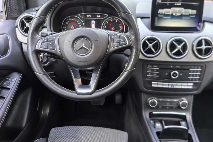 Used Mercedes-Benz B-Class 2015 B 200 Sport Edition
