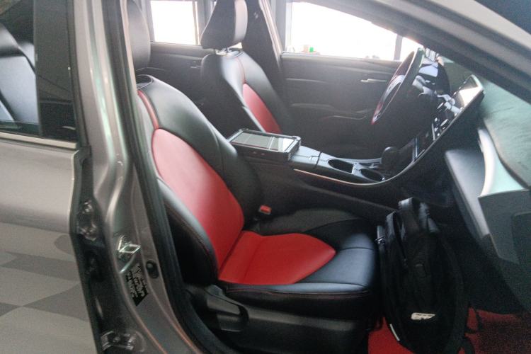 Used Toyota Avalon 2019 2.0L Ambition Edition China VI