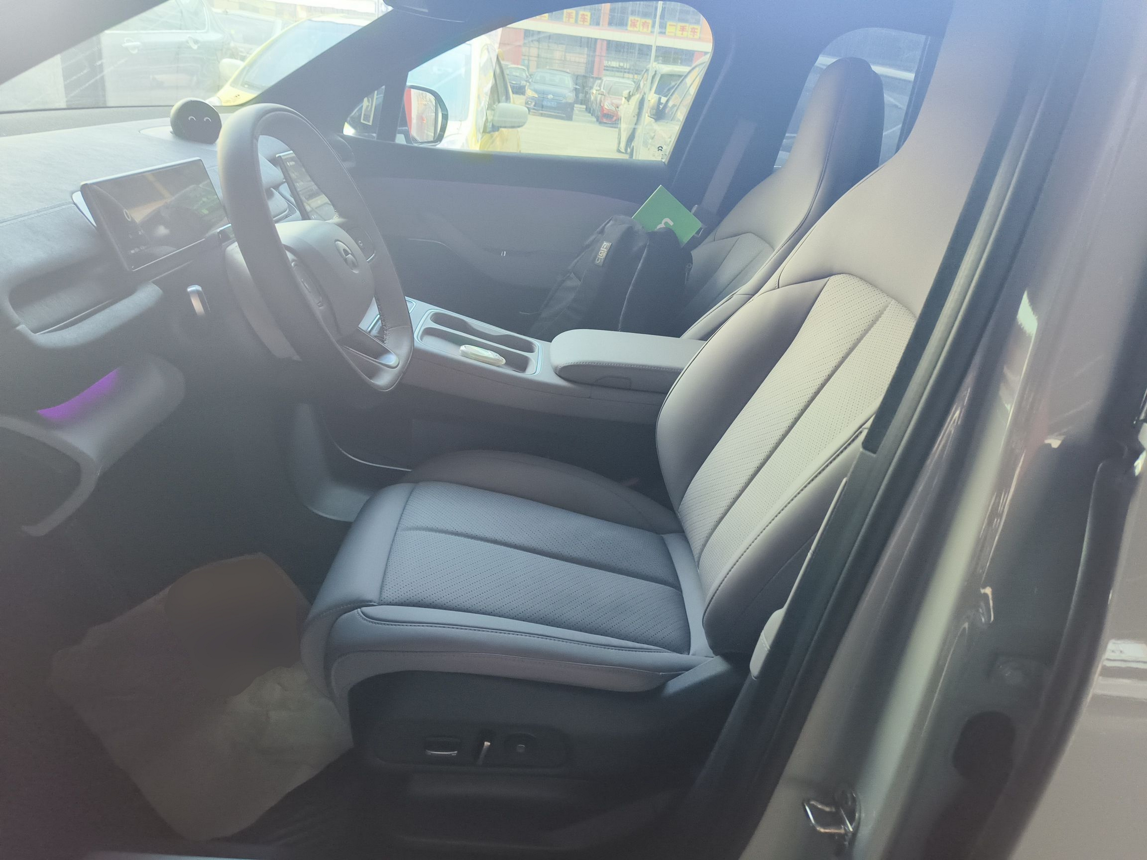 Переднее сиденье в автомобиле