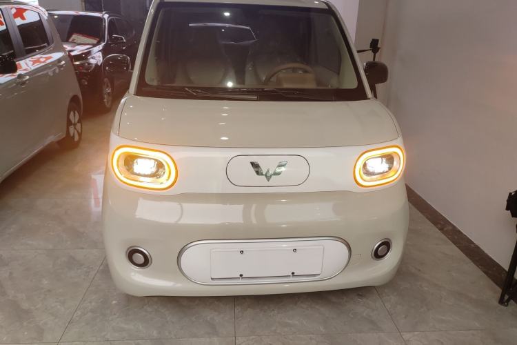Used Wuling Hongguang MINIEV 2024 3rd Generation 215km Advanced Version
