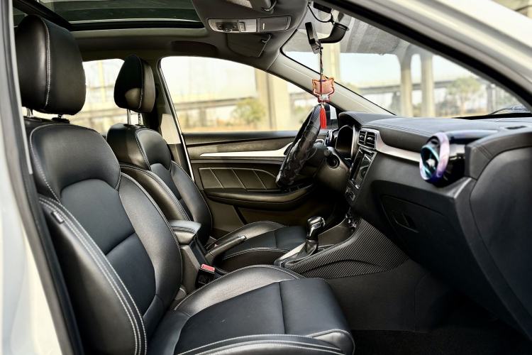 Used MG ZS 2018 1.5L Automatic Luxury Edition China V Standard
