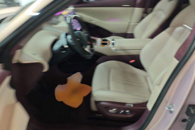 Used  YU7 2025 Ultra-Long Range High-Performance All-Wheel-Drive Max Edition
