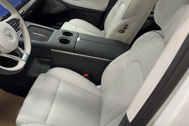 Used VOYAH Dream 2025 PHEV Four-Wheel-Drive Flagship Kunpeng Edition
