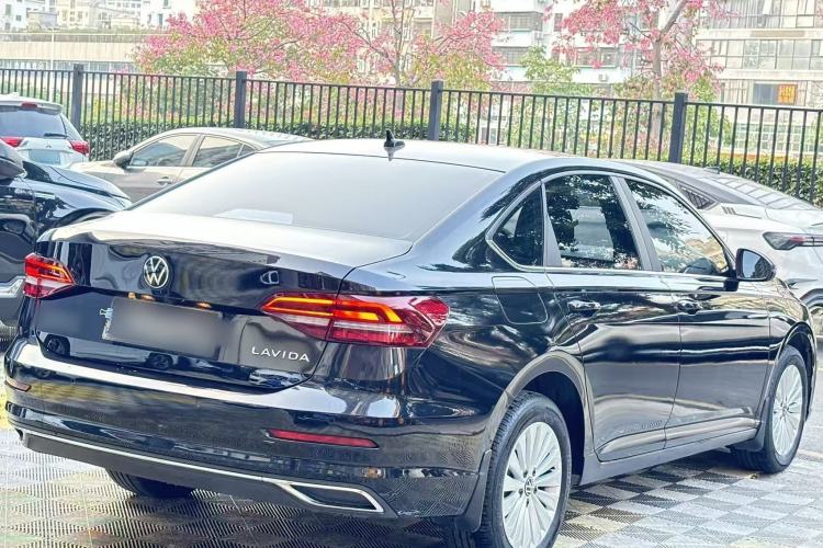 Used Volkswagen Lavida 2022 1.5L Automatic Comfort Edition
