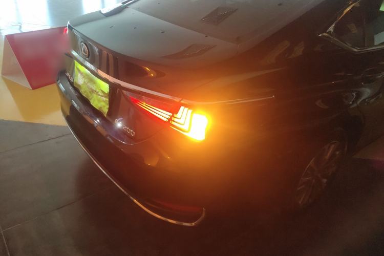 Used Lexus ES 2022 200 Excellence Edition