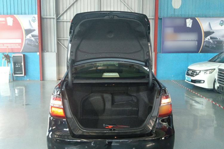 Used Toyota Camry 2015 Dual-Engine 2.5 HG Luxury Navigation Edition
